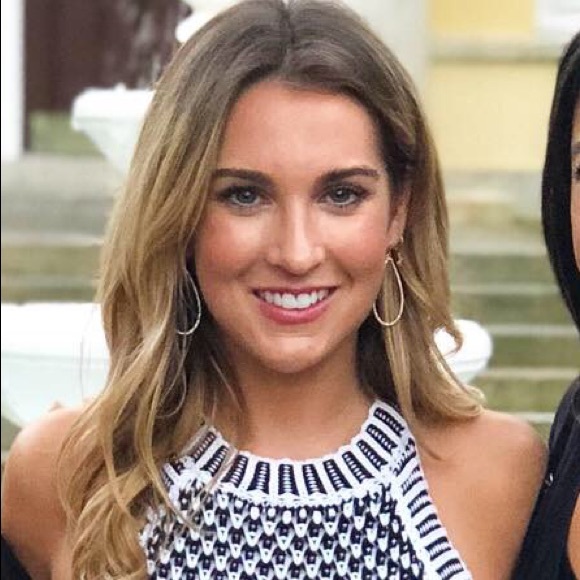 Meet Your Posher, Chelsea (@whatseawore) - Picture 3 of 3